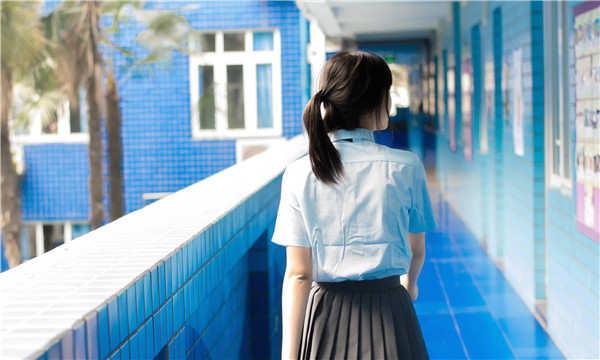 若尔盖如何找到一个可以帮助我生孩子的女人？